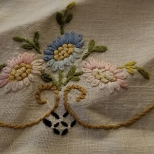 Vintage 1940s era Hand Embroidered Doilies sset of